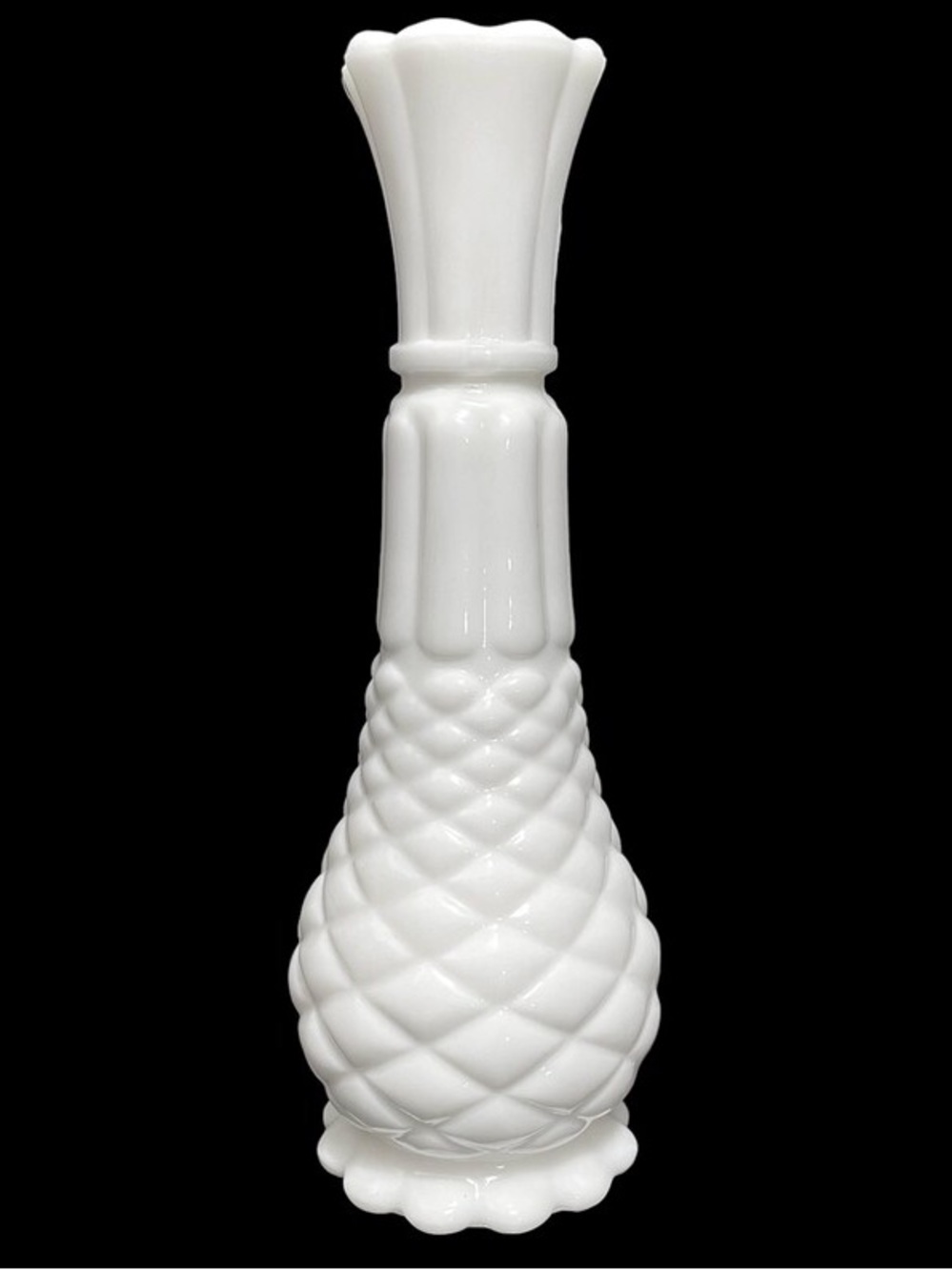 1960s Anchor Hocking Colonial Diamond Pattern W4371 Milk Glass Bud Vase